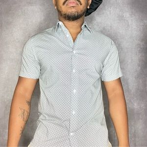 Kenneth Cole patterned button down M